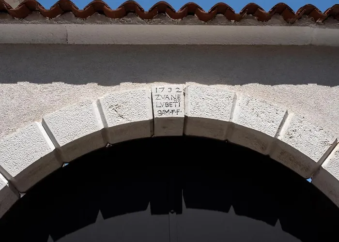 Moderno 3 Casa Vecchia