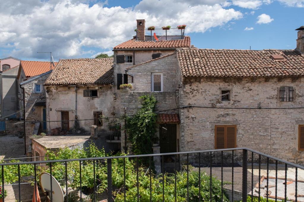 Moderno 3 Casa Vecchia * Peroj
